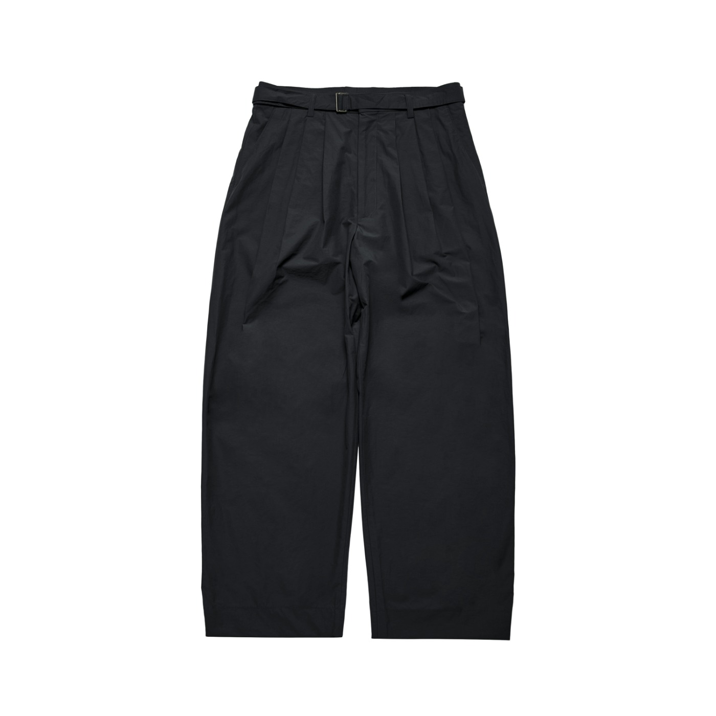 Belted nylon three-tuck pants_Black